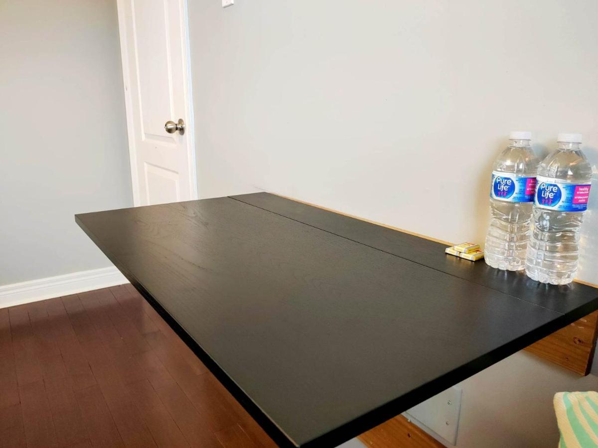 Affordable Room With Free Parking In Newmarket On 외부 사진