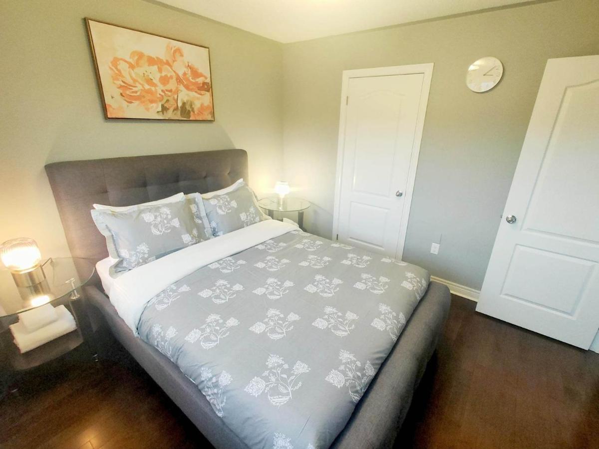 Affordable Room With Free Parking In Newmarket On 외부 사진