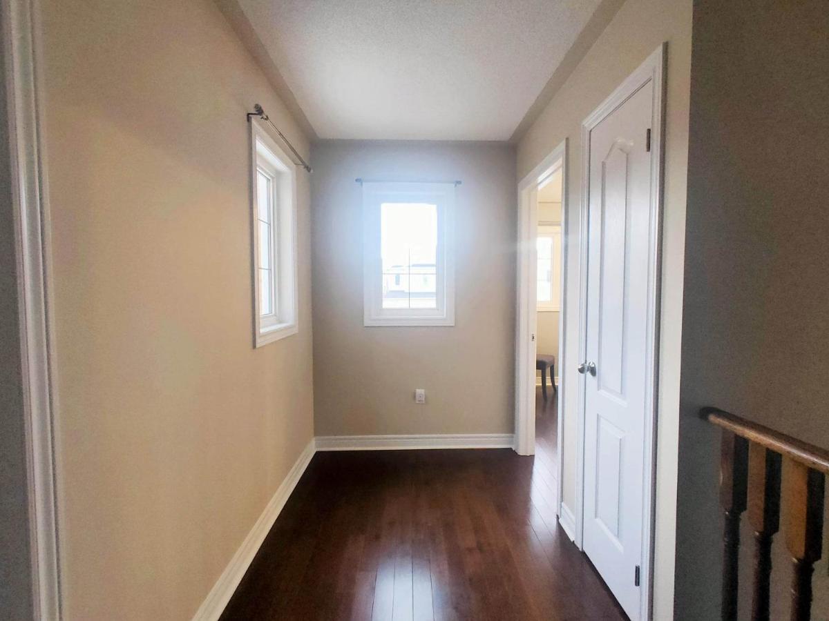 Affordable Room With Free Parking In Newmarket On 외부 사진