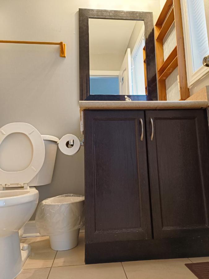 Affordable Room With Free Parking In Newmarket On 외부 사진