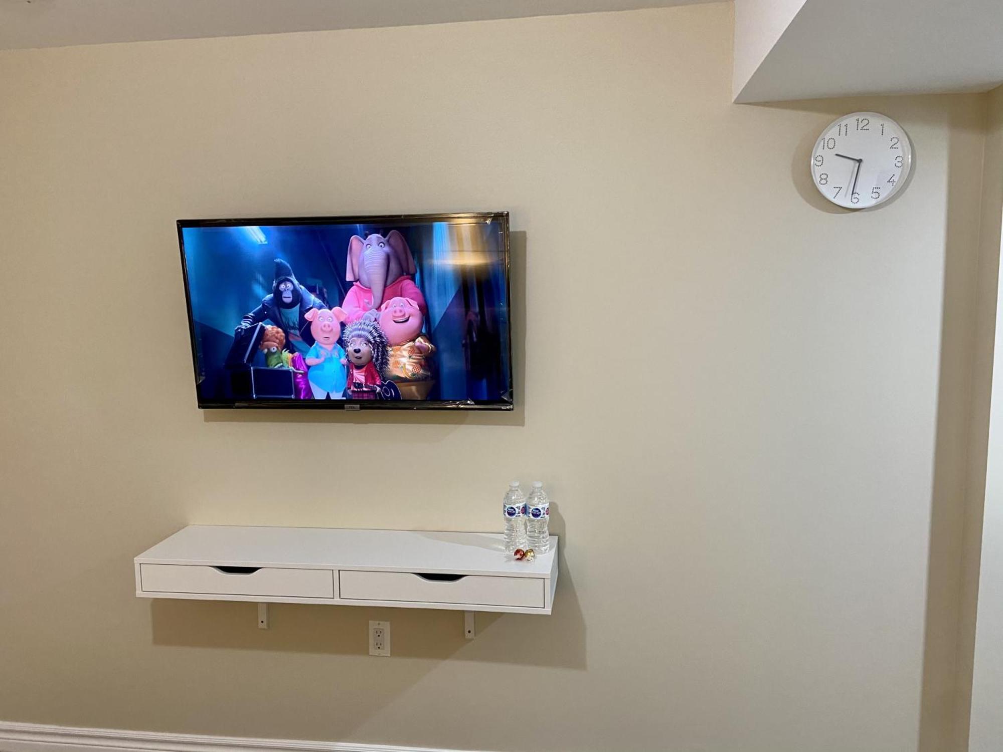 Affordable Room With Free Parking In Newmarket On 외부 사진