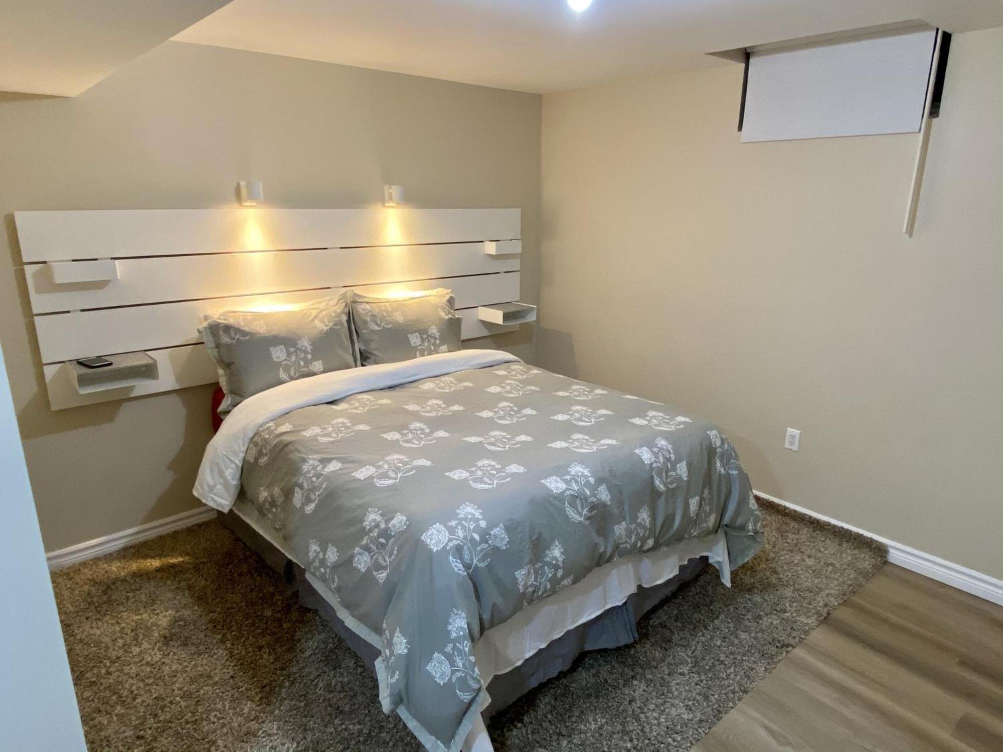 Affordable Room With Free Parking In Newmarket On 외부 사진